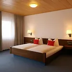 Hotel-restaurant Zum Kirschbaum 3* וירצבורג