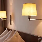 Hotel-restaurant Zum Kirschbaum וירצבורג