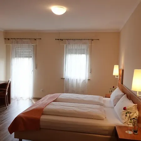 Hotel Hotel-restaurant Zum Kirschbaum 3*