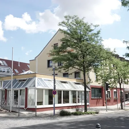 호텔 Hotel-restaurant Zum Kirschbaum