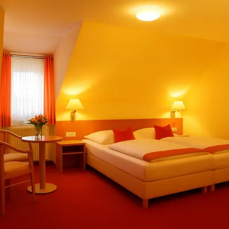 מלון Hotel-restaurant Zum Kirschbaum 3*