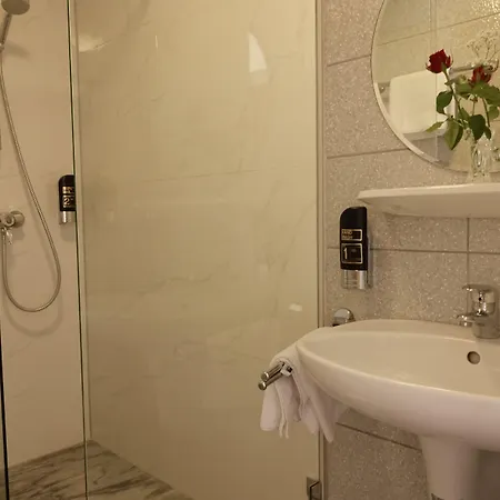מלון Hotel-restaurant Zum Kirschbaum וירצבורג