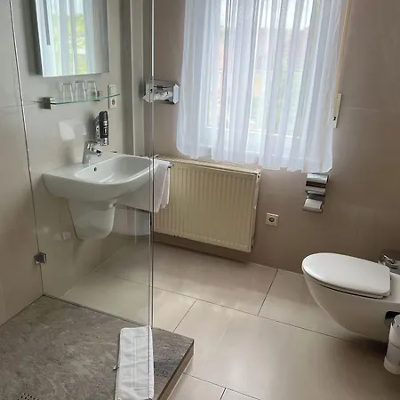 Hotel-restaurant Zum Kirschbaum Отель