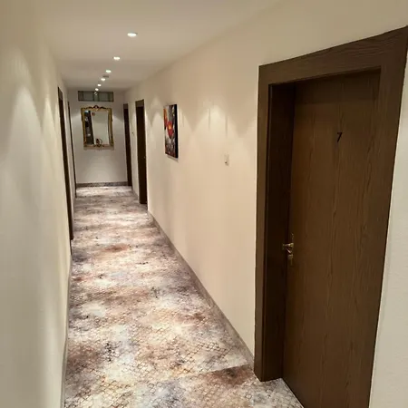 מלון Hotel-restaurant Zum Kirschbaum וירצבורג