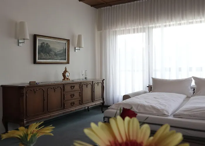 מלון Hotel-restaurant Zum Kirschbaum