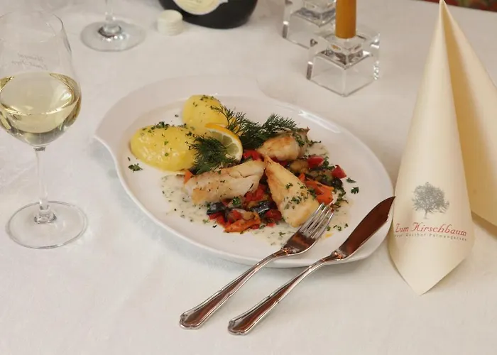 Hotel-restaurant Zum Kirschbaum וירצבורג